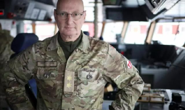 特朗普声称格陵兰岛“到处是中俄船只”，丹麦司令：一艘都没看到