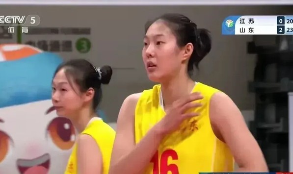别再骂郭湘玲！山东女排惨败江苏，锅不该小将背，教练才是真问题|江苏女排|球队|球迷|主力|孙杰_新浪体育_新浪新闻