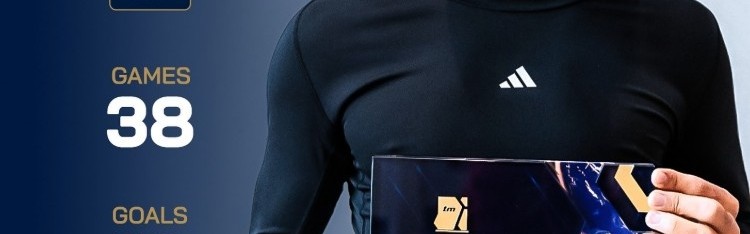 29球18助，萨拉赫领取德转颁发的上赛季英超最佳球员奖杯