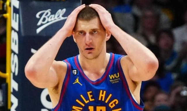 下载-进攻数据全面华丽 约基奇的唯一弱点却在拖累掘金